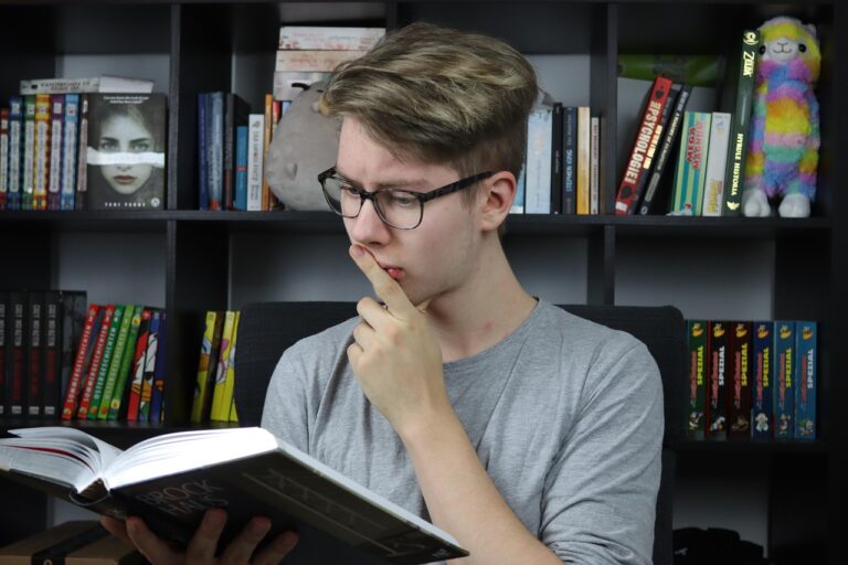 A-student-studying-book
