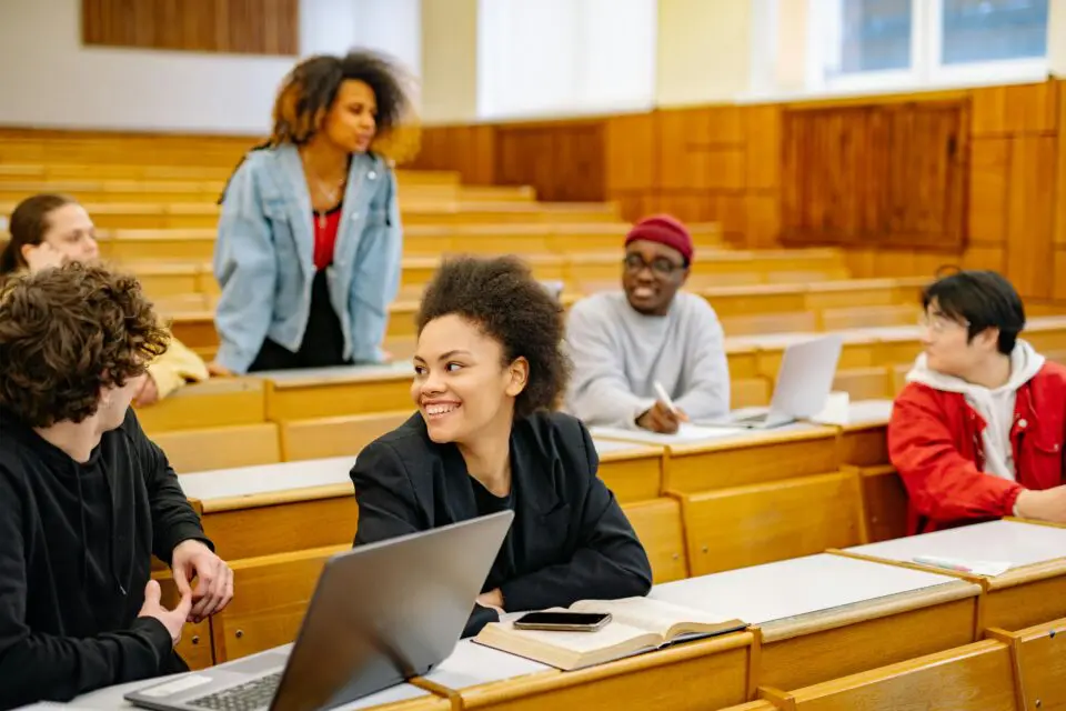 Students-in-a-classroom